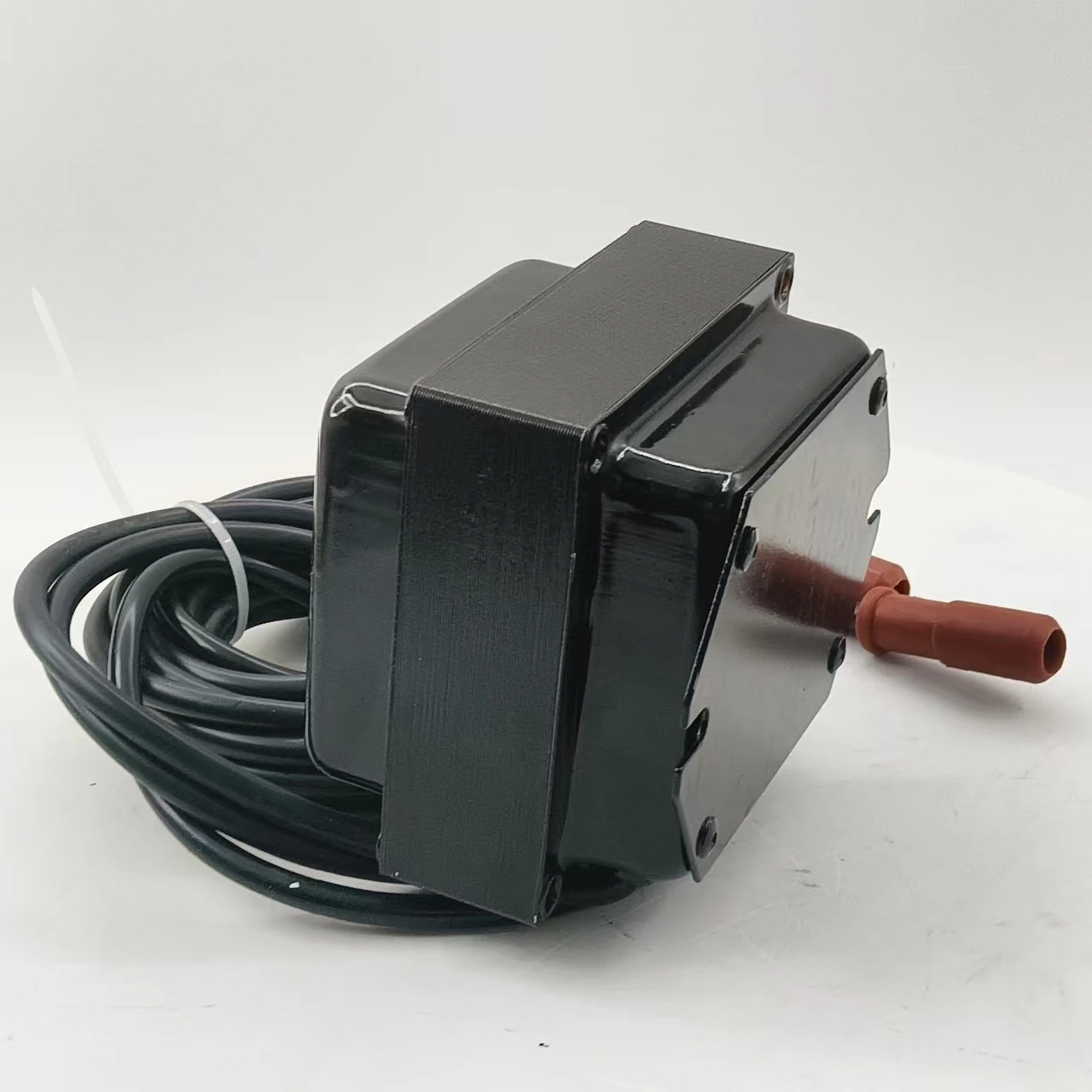

Domestic New Ignition Transformer ZE23/8.5 - High-Performance Ignition Component for Industrial Equipment | Genuine OEM Part