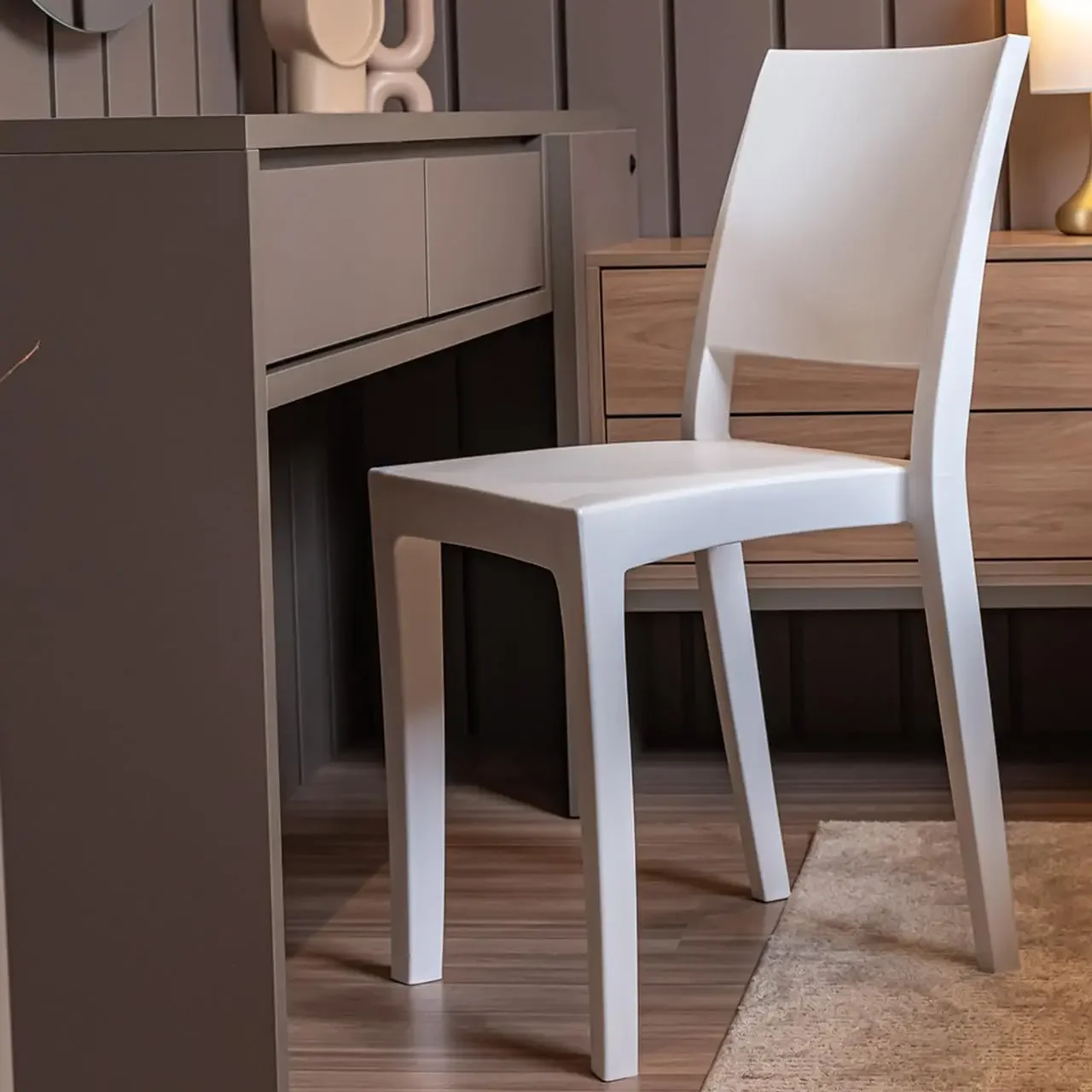 Ghost Hydra Dining Chair in White (4)