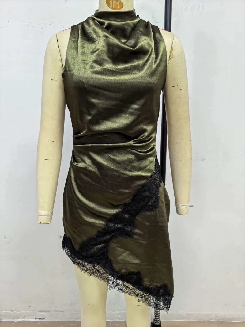 Damen Olivgrünes Satin-Abendkleid Ärmellos mit Wasserfallausschnitt Gerafftes Schwarzes Spitzenkleid Asymmetrisches Kurzes Kleid Club-Party Bodycon-Kleid – Detail 2