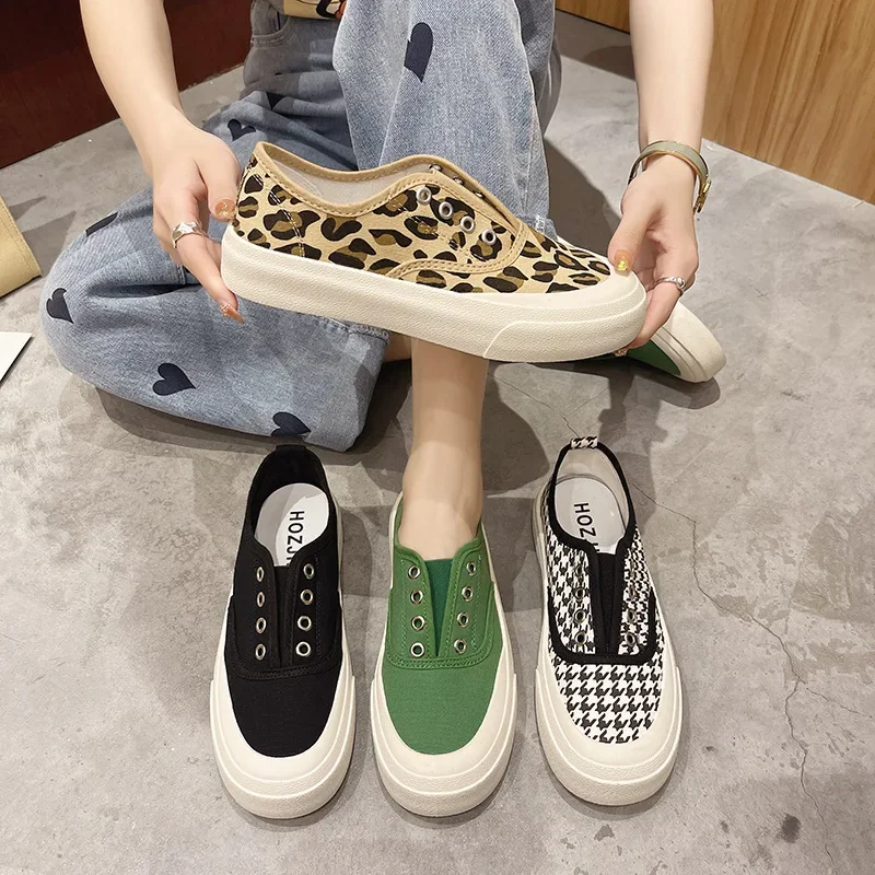 Sapatos de lona feminina nova moda tênis leopardo impressão deslizamento-sobre mulher vulcanizada plana casual mocassins senhoras