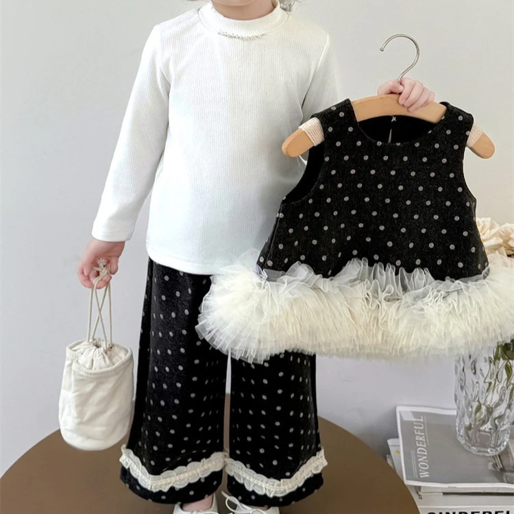 Traje para niñas 2025, primavera y otoño, nueva ropa para niños, camisa inferior a la moda para niñas, chaleco de malla con puntos Poky, pantalones, tres conjuntos