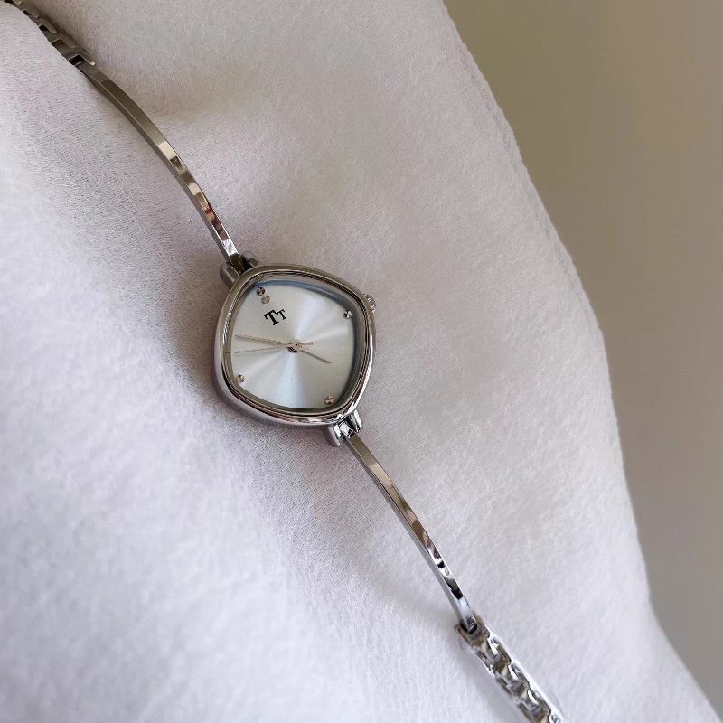 Classic Trend Ladies Watch Elegant and Simple Rhombus 2025 Waterproof Quartz Watch Birthday Gift