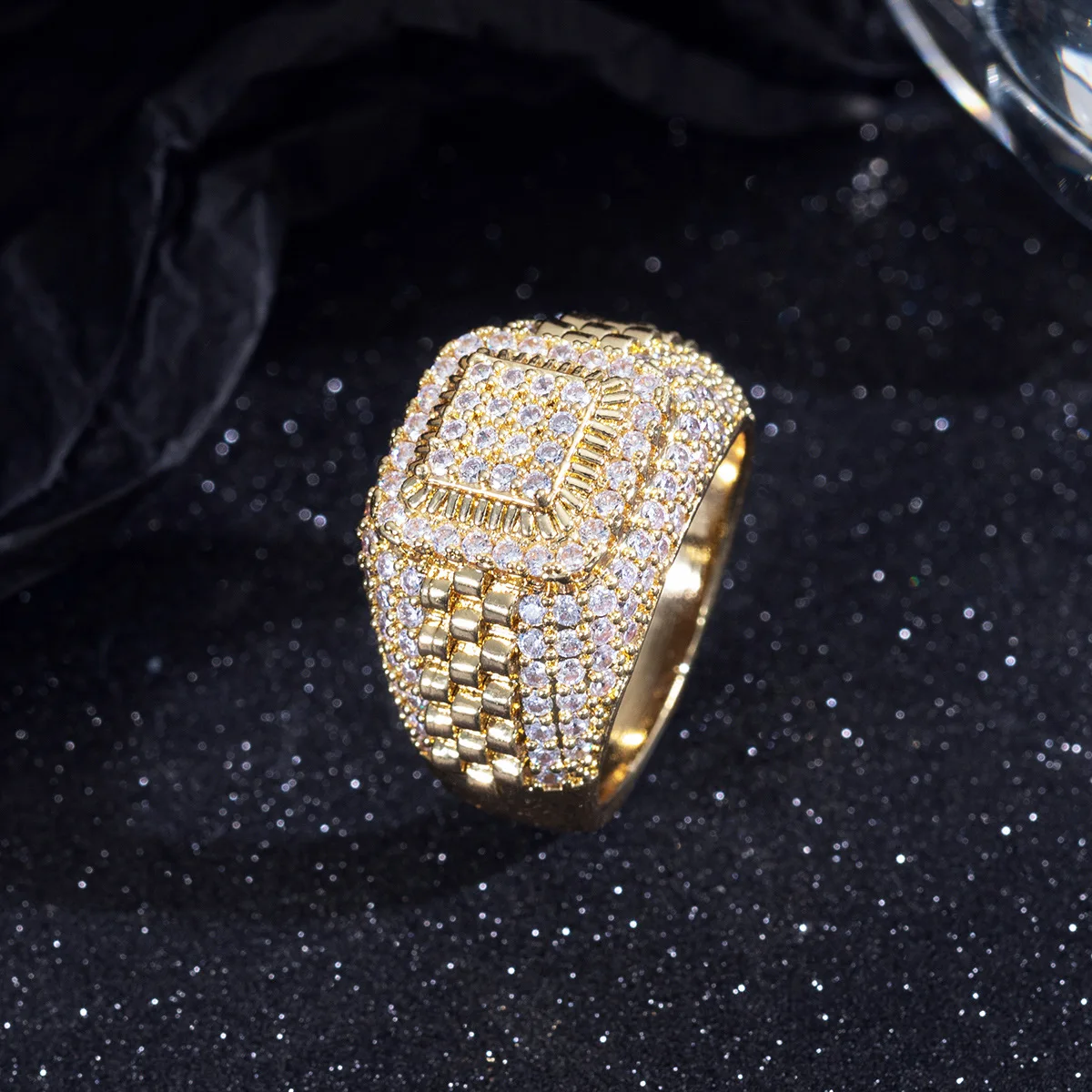 

UILZ Men Micropaved Cubic Zirconia Ring Luxurious Unique Design Punk Hip-hop Style Ring Daily Simple Jewelry Gift