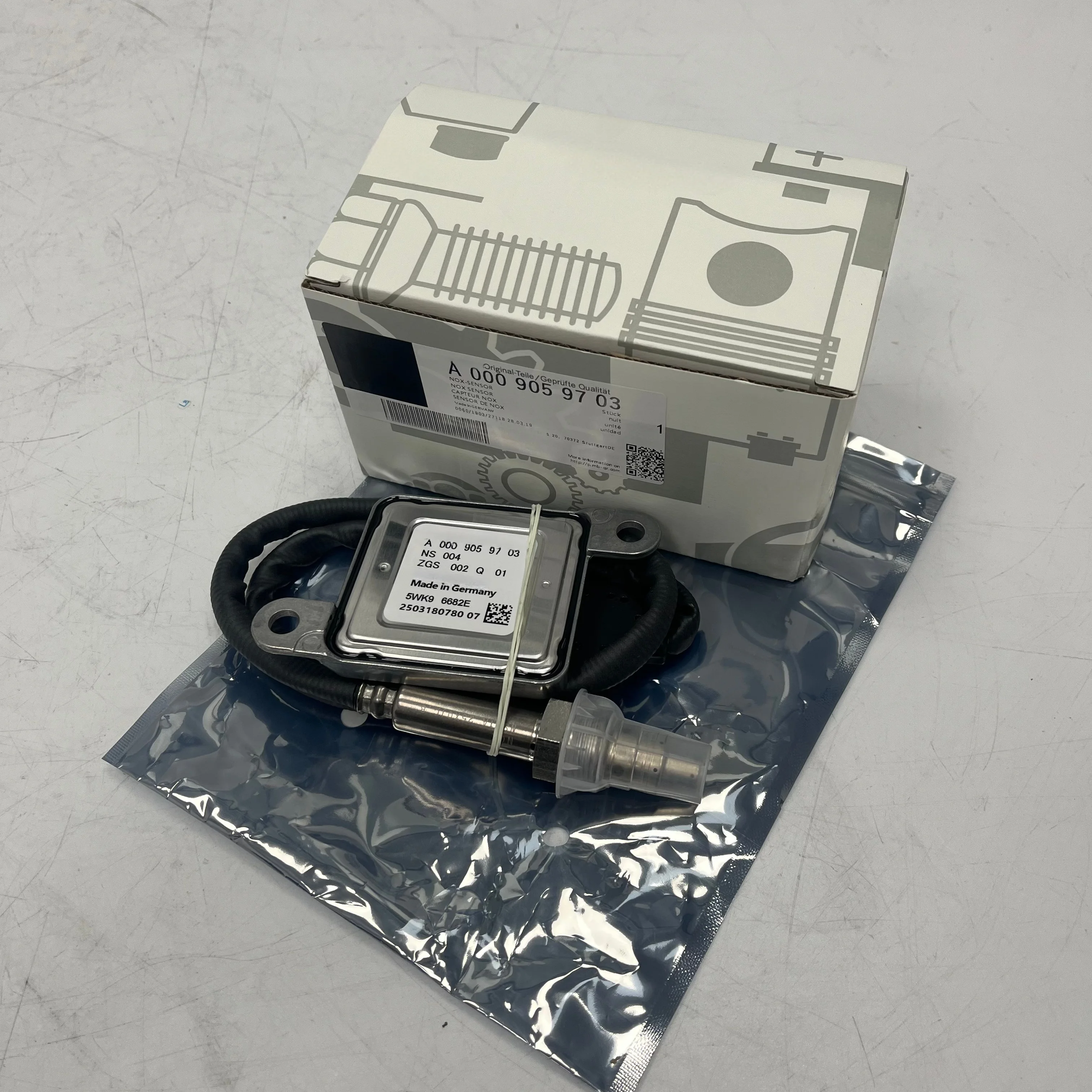 New Genuine Nitrogen Oxygen Sensor A0009059703 For Mercedes-Benz C/E/S/M/R/V-CLASS CLS GLE GL GLS-CLASS SPRINTER VITO MARCO POLO