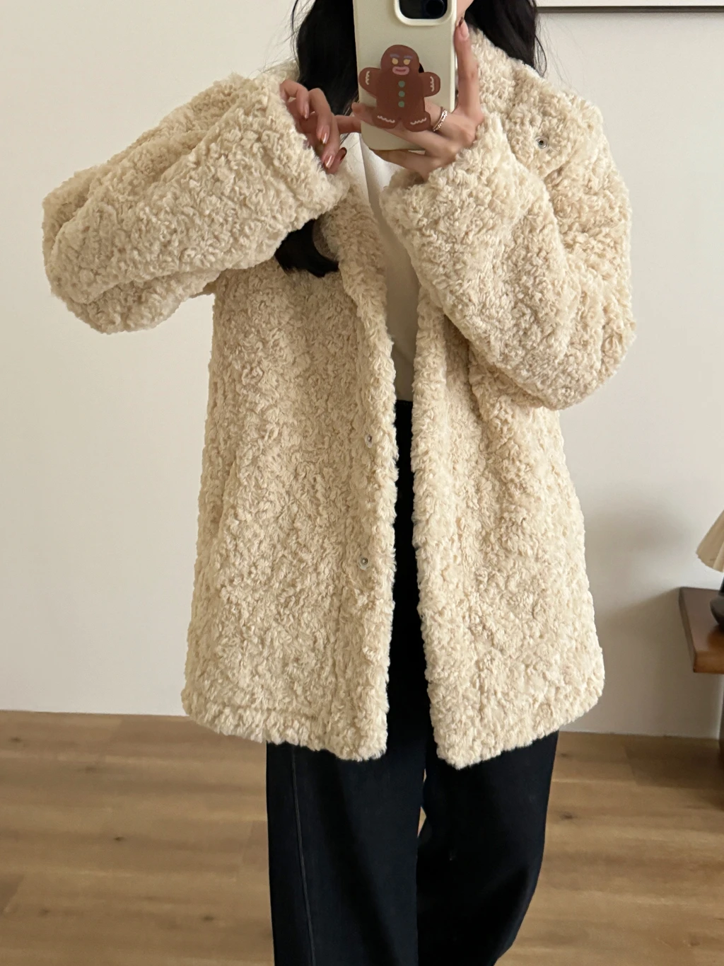 الفراء والجلد المتكامل 2025 الأكثر مبيعًا الجديد، نفس نمط معطف فرو صناعي بياقة واقفة من جلد الخراف للمنطقة الغنية للنساء