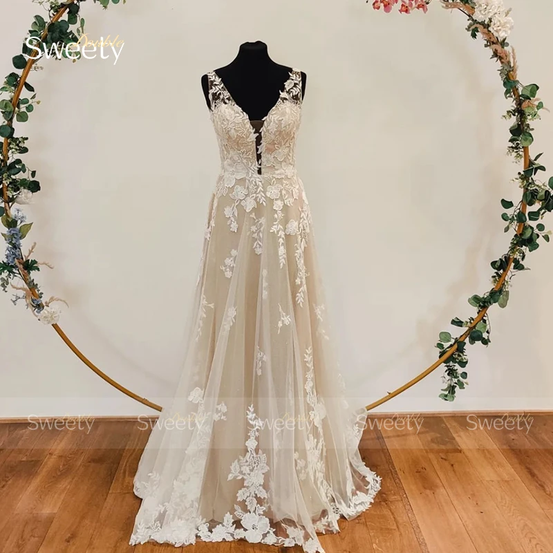 Elegant A-Line Floor Length Wedding Dress Organza With Embroidery Lace Ball Gown V-Neck Sleeveless Bridal Dress Backless Button