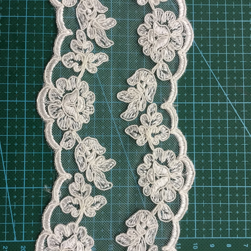 Exquisite Two-Sided Floral Embroidery Lace Trim Boards With Simple Elegant Guipure