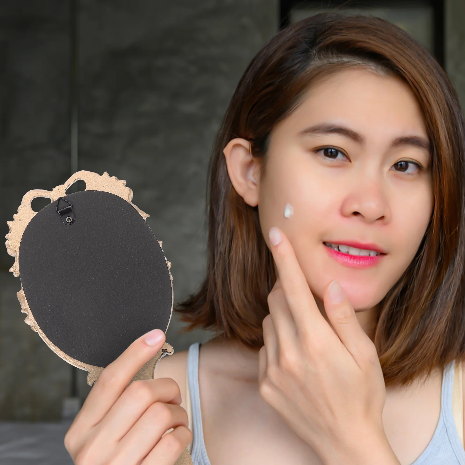 

Vintage Handheld Mirror Elegant Design Compact Size High Definition Clear View Ideal for Women Friends Family Gifts