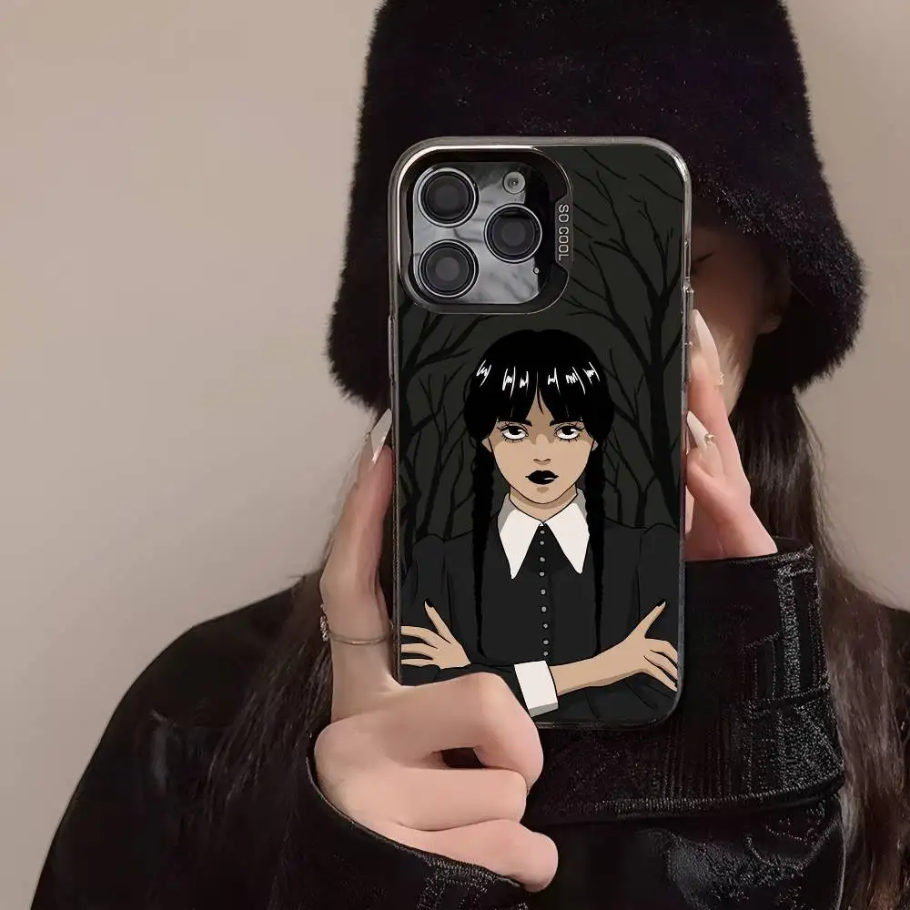 الأربعاء Addams حافظة هاتف سوداء IMD حافظة هاتف آيفون 16 15 14 13 12 11 برو ماكس بلس غطاء فضي اللون