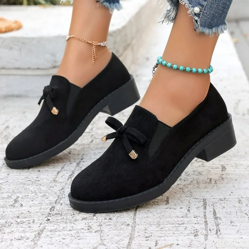 春秋の新作、大きめサイズ、おしゃれで多用途なレディースシューズ、エレガントでミニマル、快適な太ヒール、リボン付き厚底シューズ