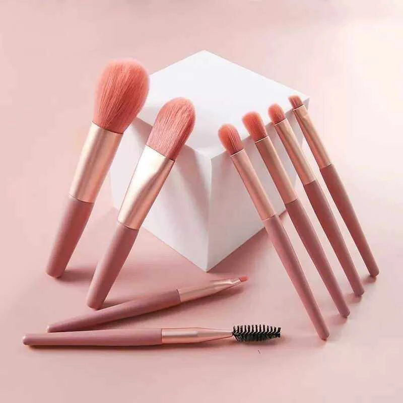 Novo conjunto de 8 pincéis de maquiagem: pincel para corretivo, blush, pó solto, sombra de olhos, iluminador e base. Ferramentas de beleza.