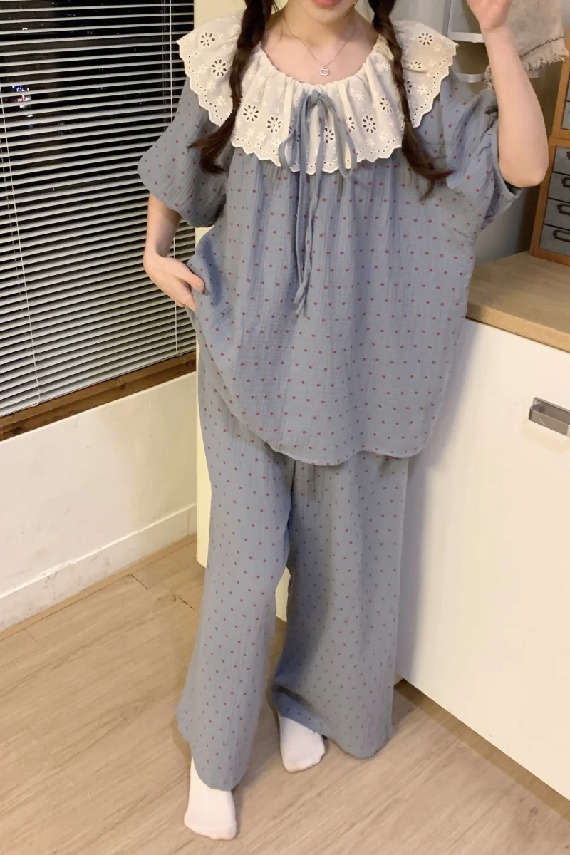 Women's short-sleeved trousers