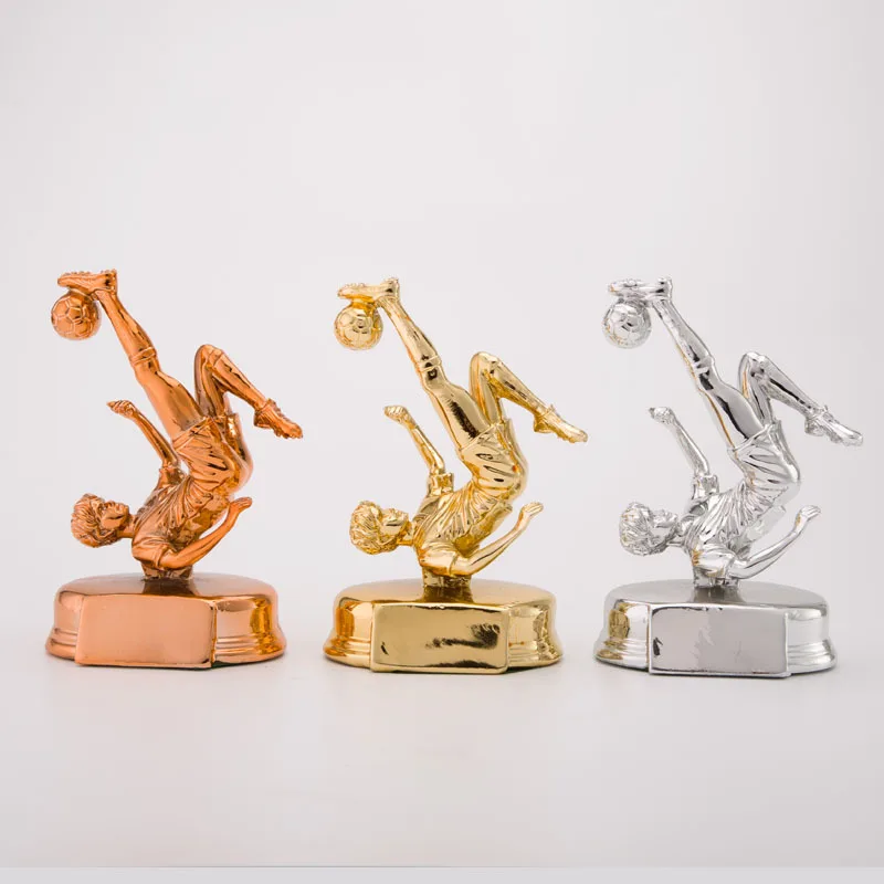 Resin Football Player Trophy Statue Soccer Figurines Home Office Desk Decoration Football Fan Gift Souvenir Gold Silver Bronze