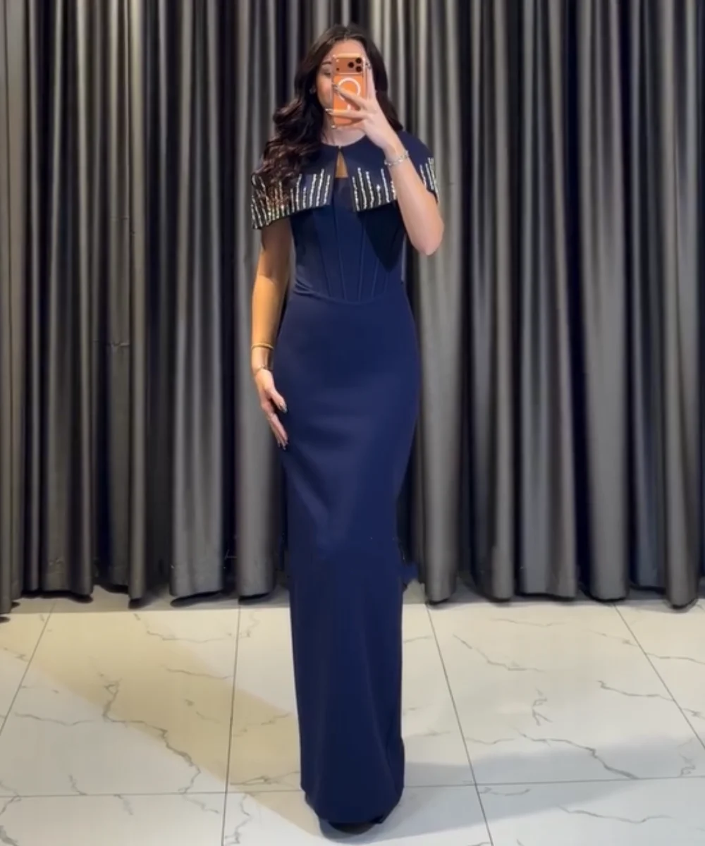 

Изысканные вечерние платья на заказ: простые, прямые, с плиссировкой, пайетками и круглым вырезом, высокого качества