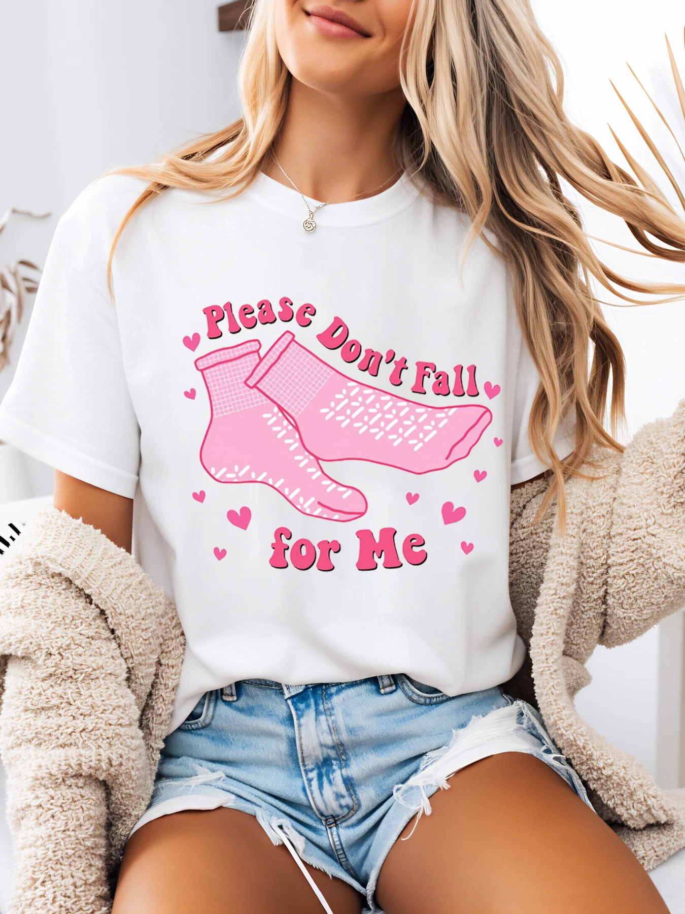 

Pink Socks Please Don'T Fall for Me Print Valentine's Day T-Shirt Women Casual Wear White Plus-Size
