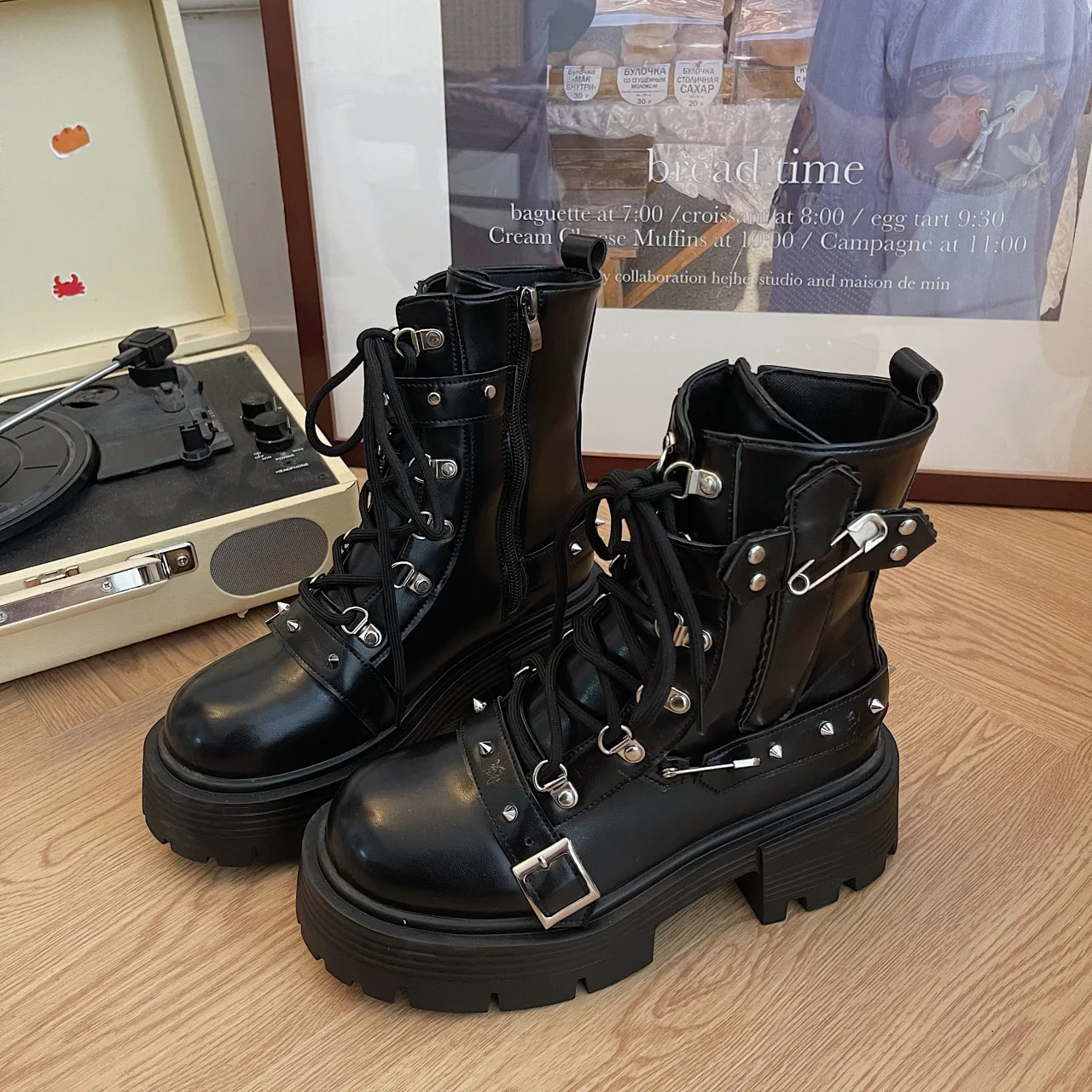 Women's Boots 2025 Autumn/Winter Thick Bottom Rivet Dark Brother Special Needle Punk Motorcycle Boots
