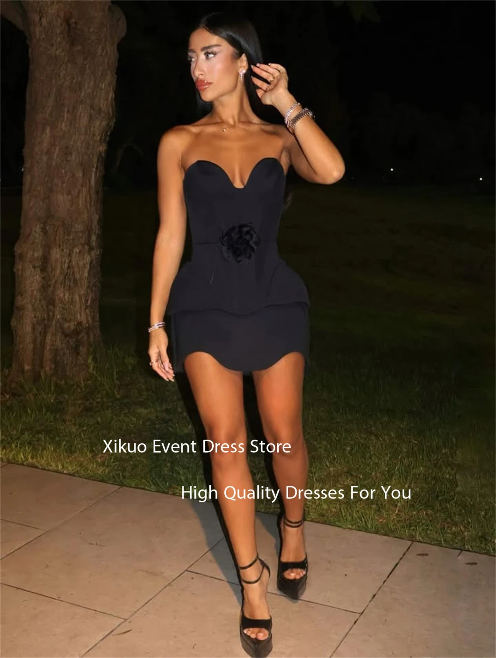 Xikuo فساتين حفلة موسيقية مفصلة بالزهور باللون الأسود، فساتين مناسبة مخصصة، فستان عصري على شكل قلب لحفلات العودة للوطن حسب الطلب