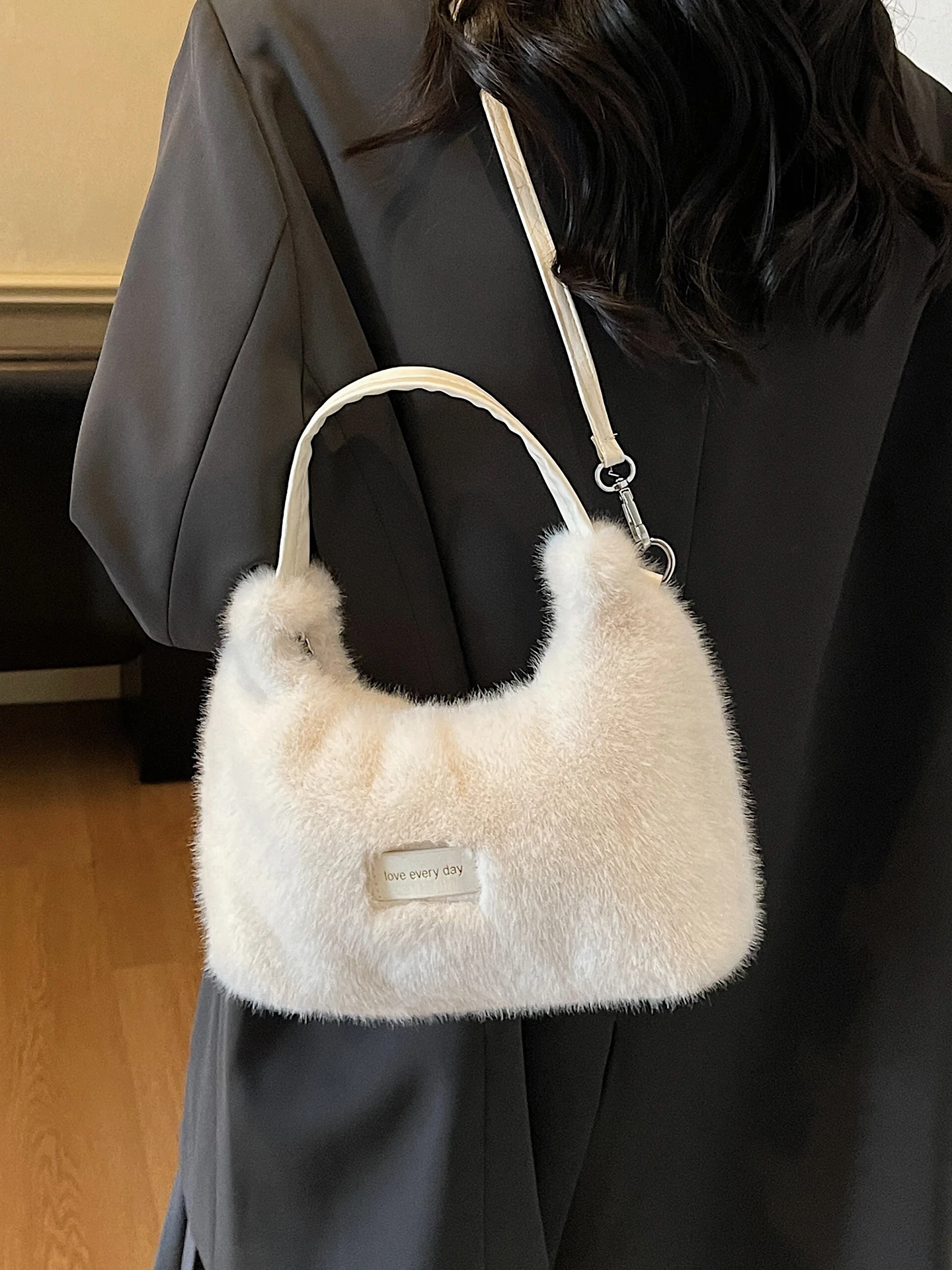 

Универсальная маленькая сумка Ins Plu, женская повседневная меховая сумка-ведро, осенне-зимняя простая сумка через плечо, кожаный ремень на одном плече