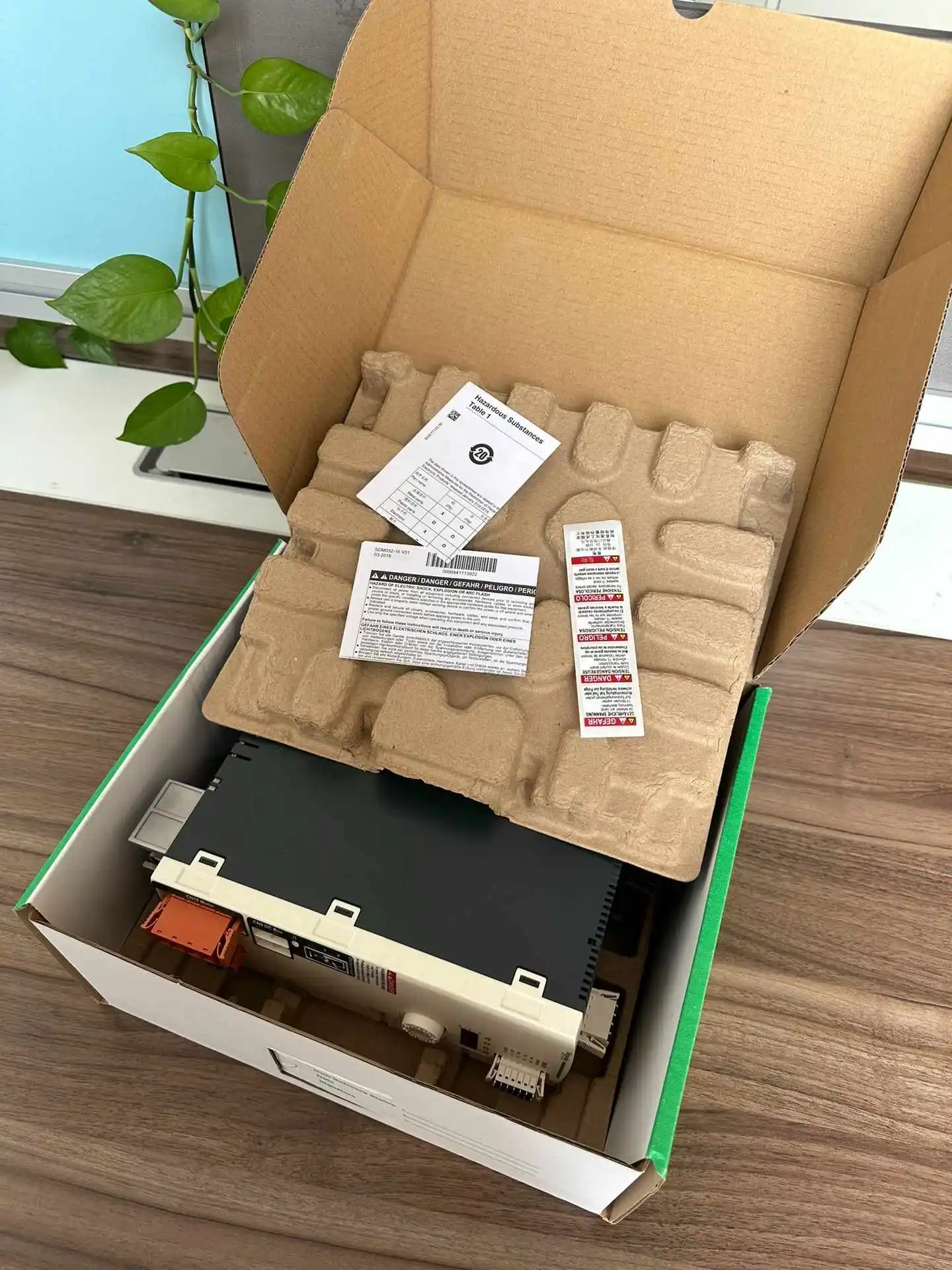 Новый сервопривод LXM32MD72N4 для Schneider