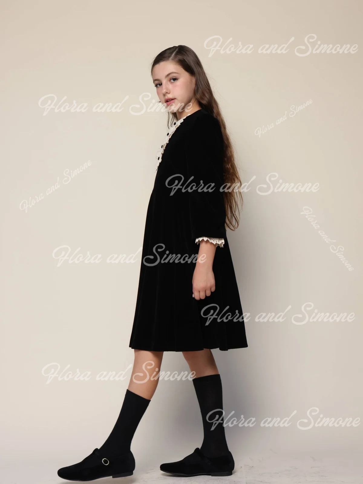 Knielanger Rock aus Samt mit langen Ärmeln und Spitzenbesatz, Blumenmädchenkleid für Hochzeitszeremonien, formelle Empfänge, Feiertage, individuell