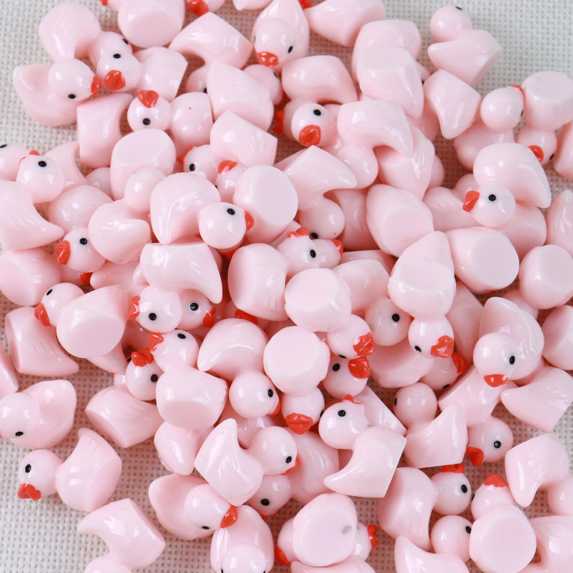 100 Miniature Resin Duck Crafts, 6-Color Mixed Model, Aquarium, Garden, Landscape, Doll House Decoration Potting DIY Accessories