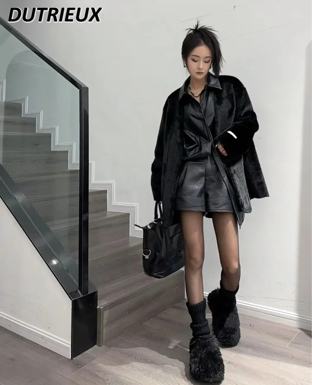 Casaco de pelúcia de lã de cordeiro com decote em v feminino outono inverno pele de vison design integrado sentido cor sólida manga longa jaqueta de pele de imitação