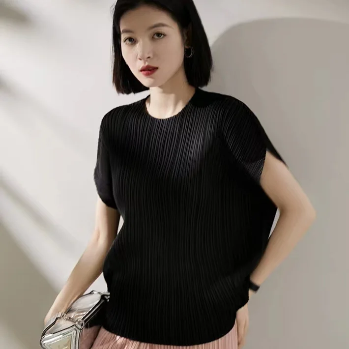 Design Sense 2023 Summer New Product Pleated Top T-shirt Egg Shaped Irregular Clothes Women's Comfort and Leisure