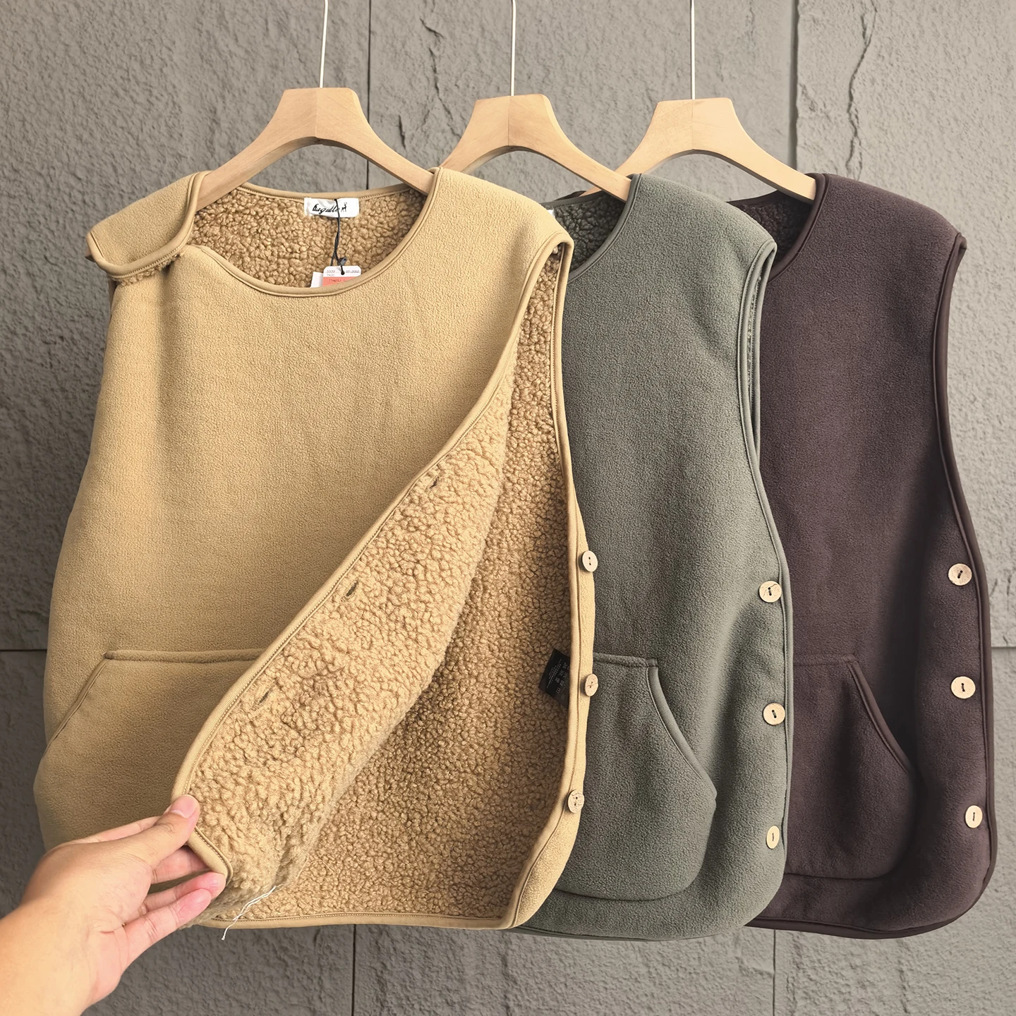 

Thickened 380g Lamb Fleece Gridded Pullover Vest Men's Casual round Neck Autumn Winter Warm Leisure Polyester Fiber Standard Fit