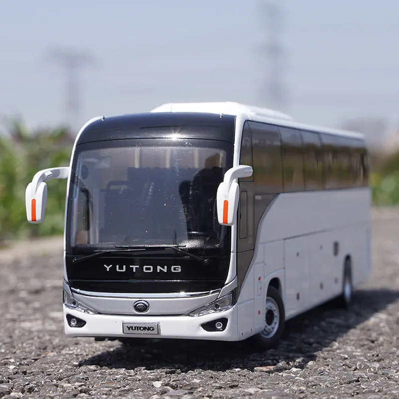 Diecast 1/42 Scale Yutong Bus C12PRO Tourist Bus Model Alloy