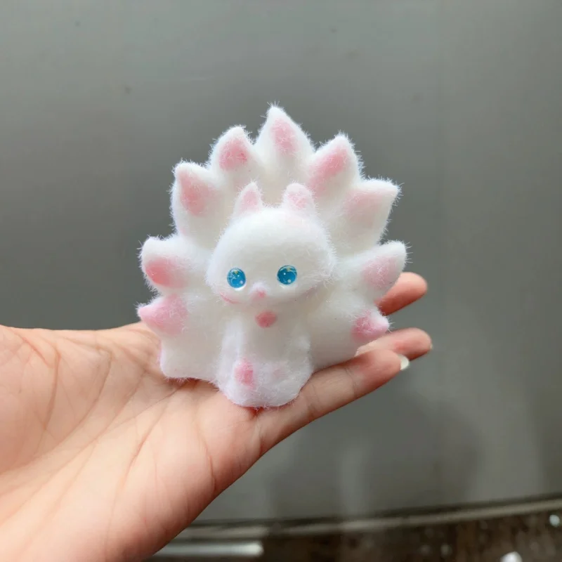 Jouet en peluche renard doux à presser, mignon renard à neuf queues, évent relaxant, soulagement du Stress, irritabilité, pincement, jouet à rebond lent, cadeaux