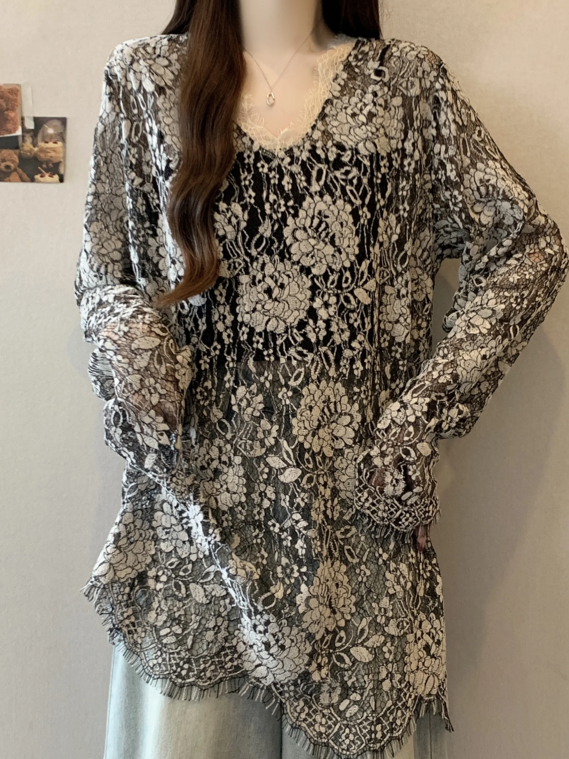 

Ele Hollow out Long Sve Lace irt Women's plus Size Mid-Length Base irt Top Korean Sle Loose Fit Commute Wind