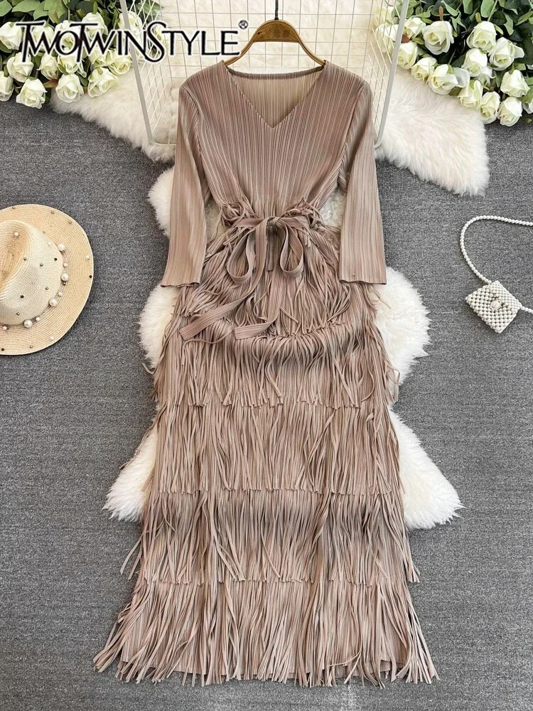 TWOTWINSTYLE Luxury Style Dress For Women V Neck Long Sleeve Patchwork Tassel Temperament Dresses Female Fashion New KDR522023