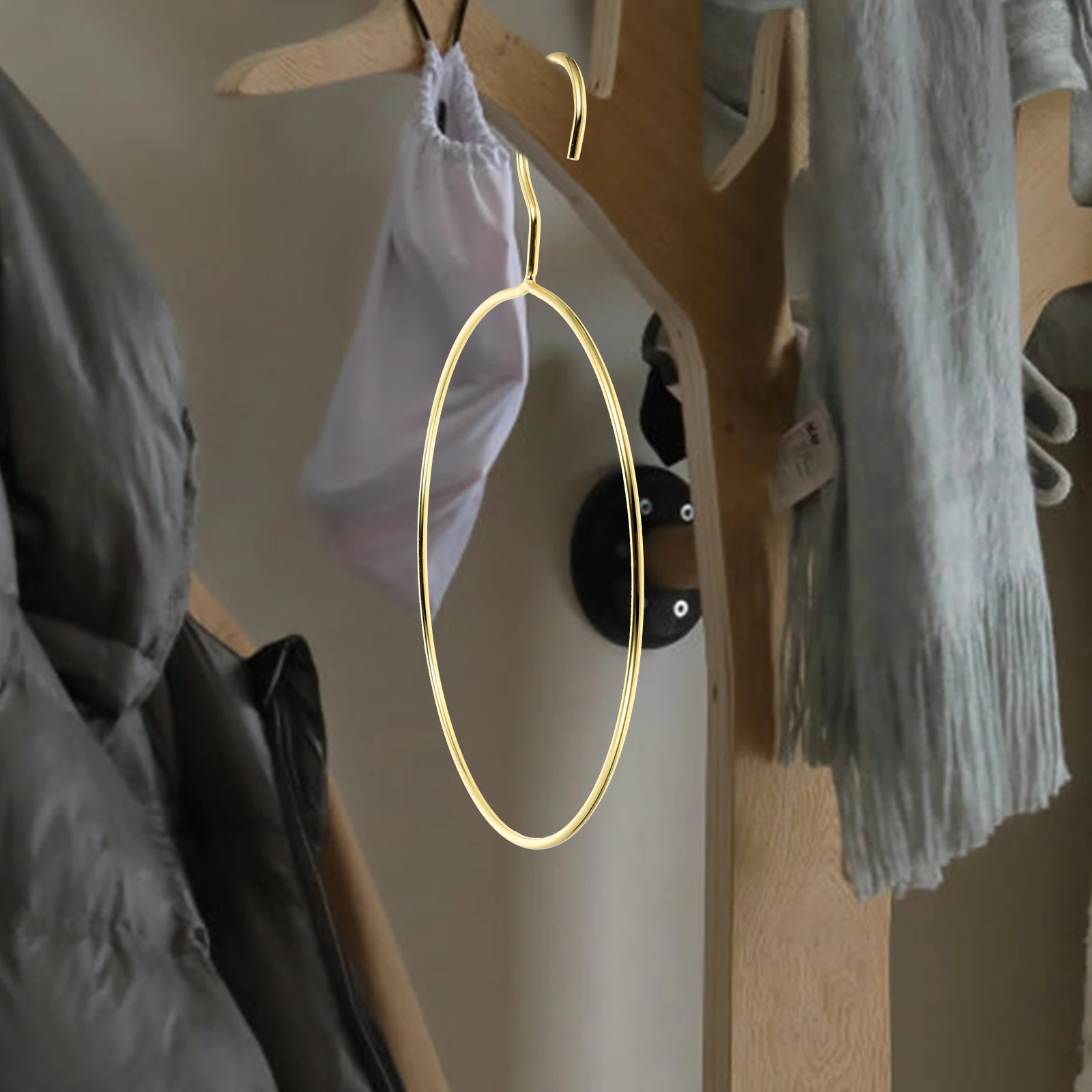 

4pcs Golden Metal Hangers for Closet Scarf Tie Shawl Belt Hanging Heavy Duty Scarf Hangers For Closet Wardrobe Storage Solution
