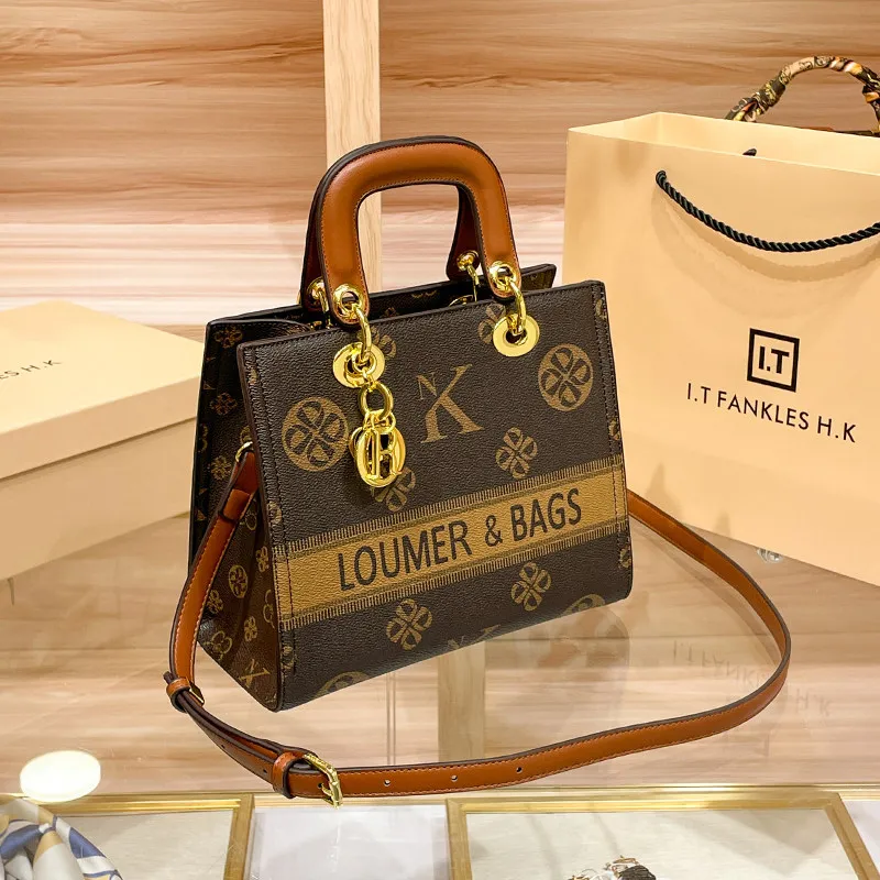 Minimalist Fashionable Leather Diaper Bag For Women Designer Large Capacity Tote Luxury Elegant Vintage Classic Stylish Shoulder