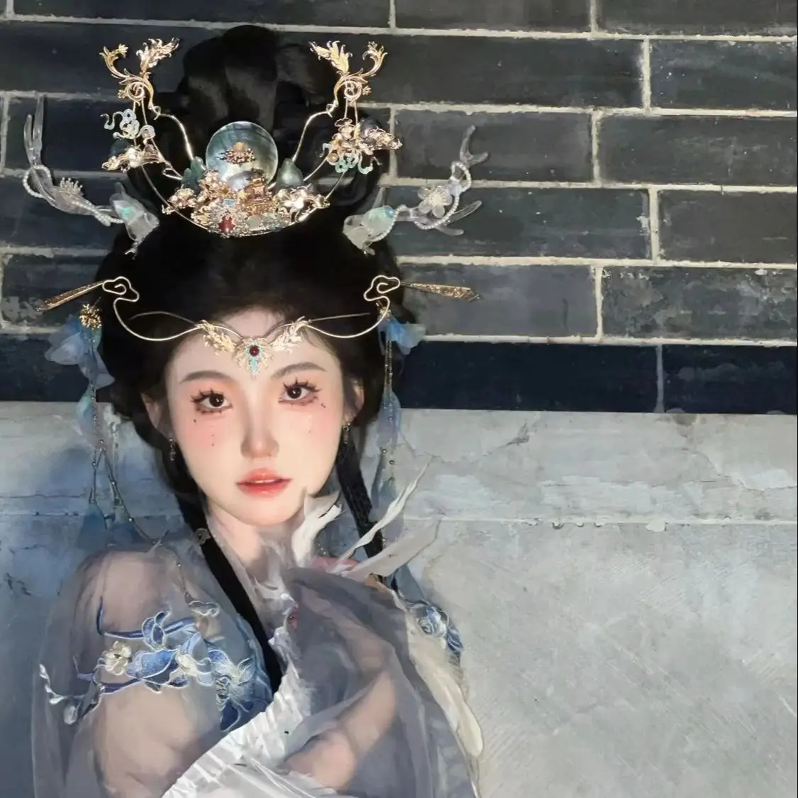 Mystical Moon Deer Antler Hair Crown Elf Fairy Hanfu Headdress Crystal Moon Golden Branch Tiara Ancient Chinese Cosplay Accessor