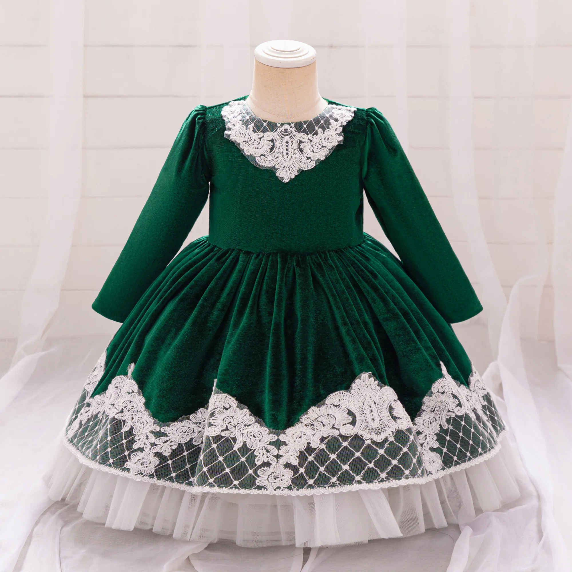 

Autumn Long Sleeve Christmas Girls Dresses Lace Wedding Costume Toddler 1st Birthday Bridemaid Party Dress Princess Evening Gown