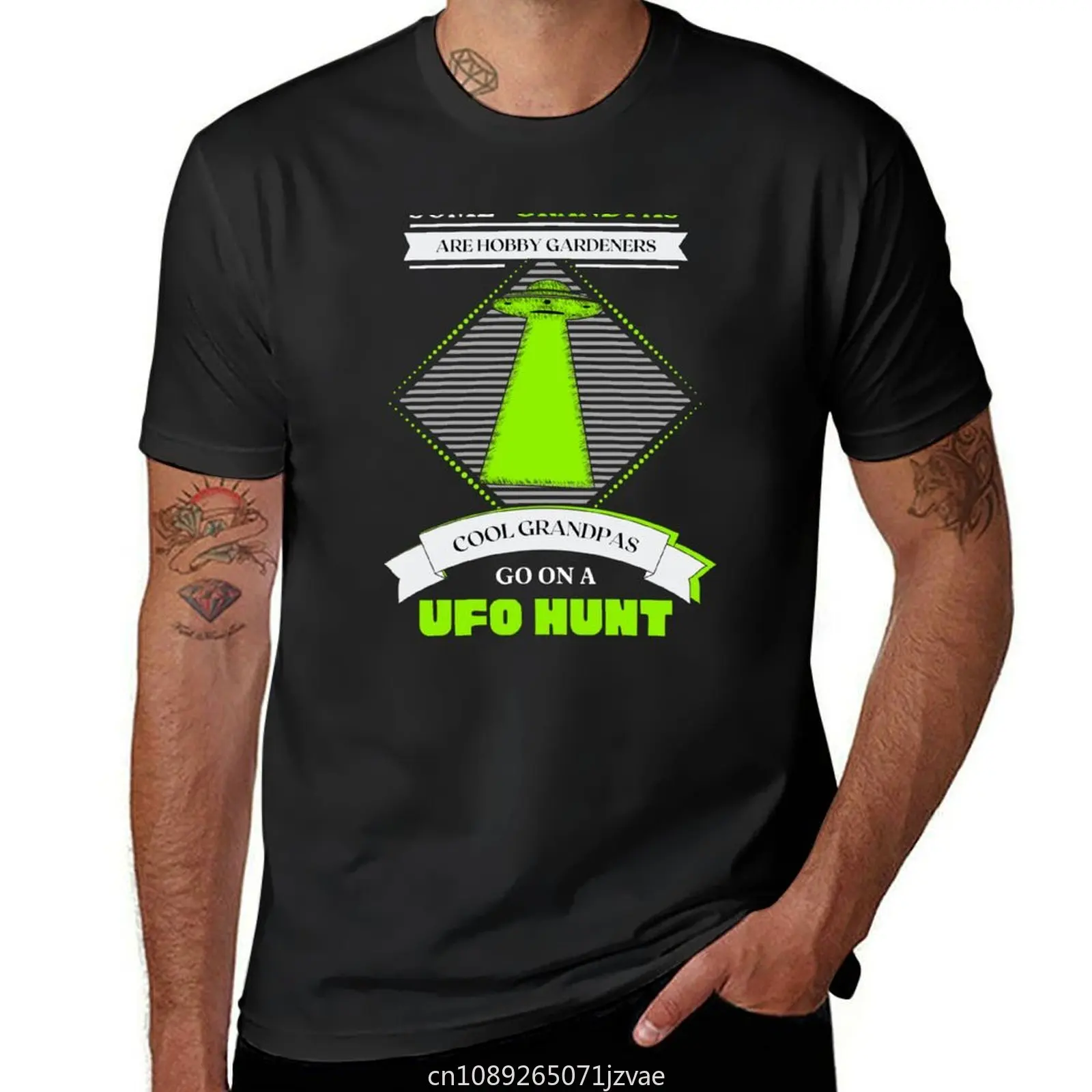 Some grandpas are hobby gardeners, cool grandpas go on UFO hunt T-Shirt tees mens t shirts