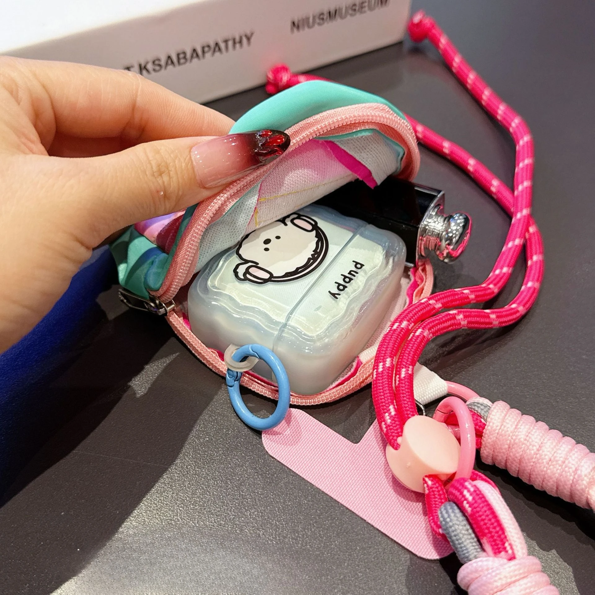 Cordino per telefono a tracolla intrecciato, ciondolo portachiavi con corda lunga, pendente per zaino con borsa portamonete regolabile anti-smarrimento