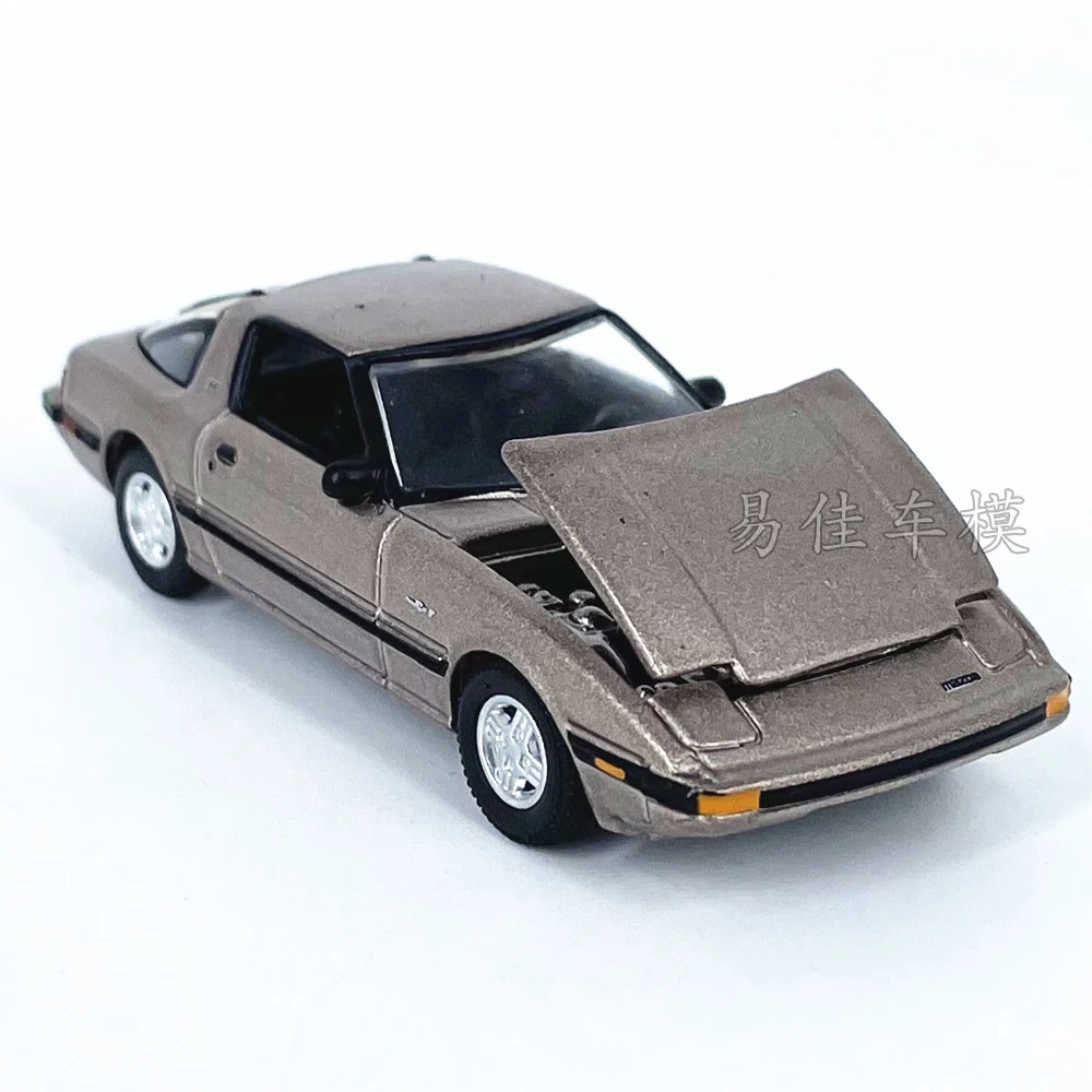 Diecast auto star 1:64 Scale Mazda 1982 Mazda RX-7 imitation alloy 2024 Car Model Collectible Toy Gift Souvenir Display Ornament