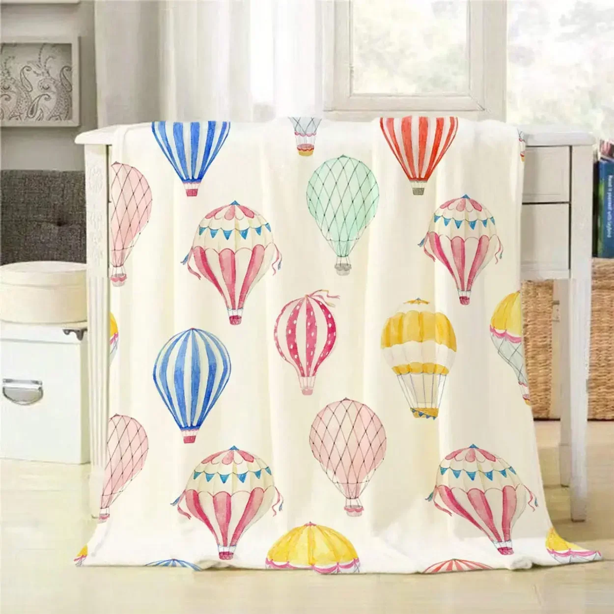 

Balloon Throw Blanket Cute Watercolor Hot Air Balloons Pattern Decorative Soft Warm Cozy Flannel Plush Throws Blanket All Season