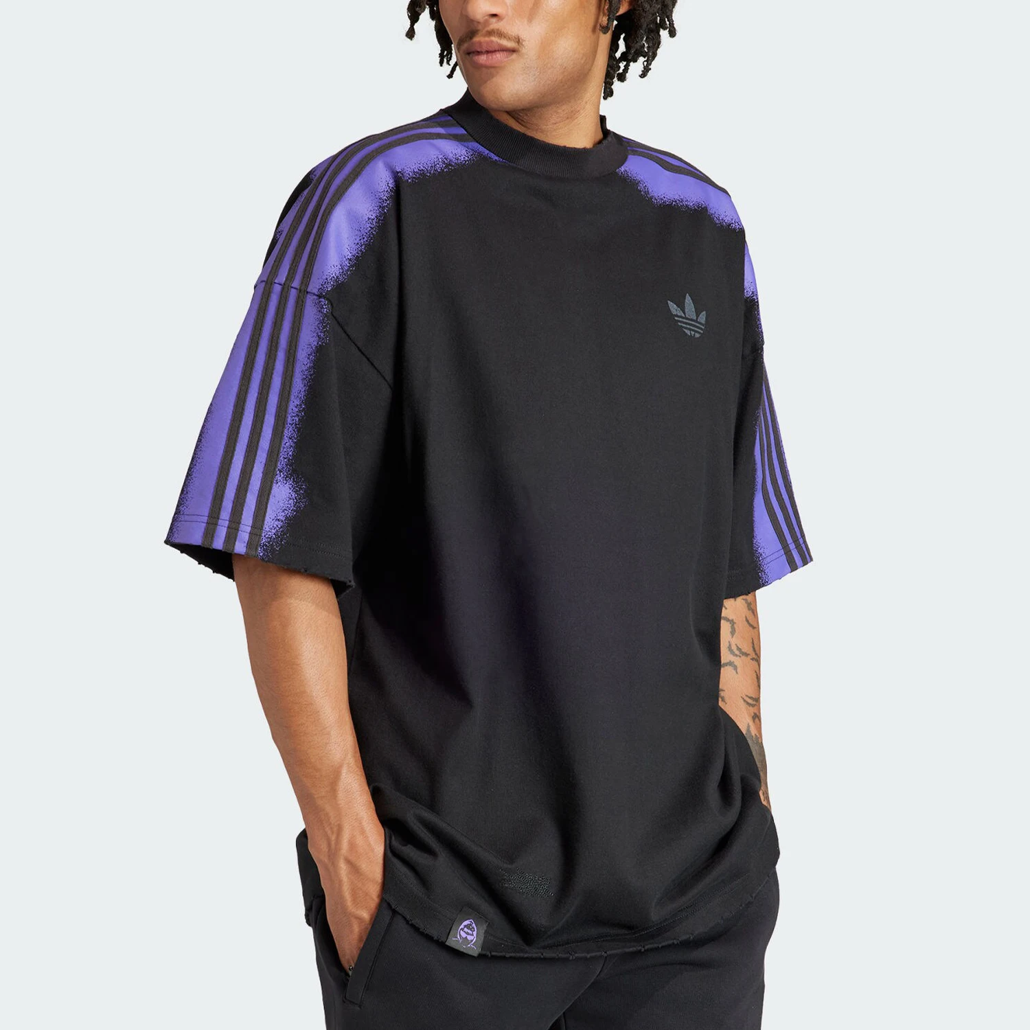 

Спортивная футболка унисекс с круглым вырезом Adidas Original Originals IU3311