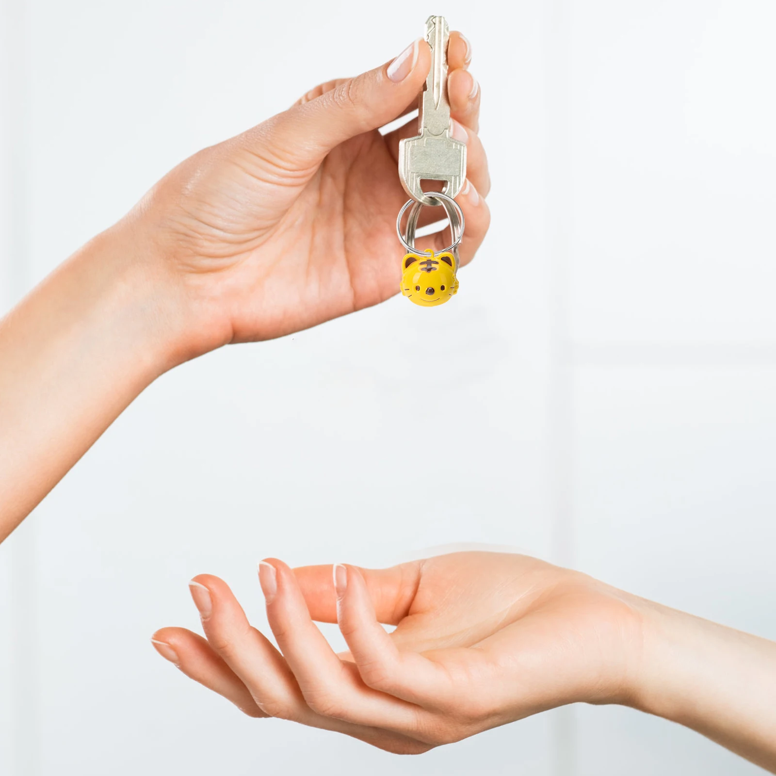 

5Pcs Tiger Bell Pendants Practical Iron Jewelry Charms High-Quality Workmanship DIY Gift Tiger Shape Bell Jewelry Supplies