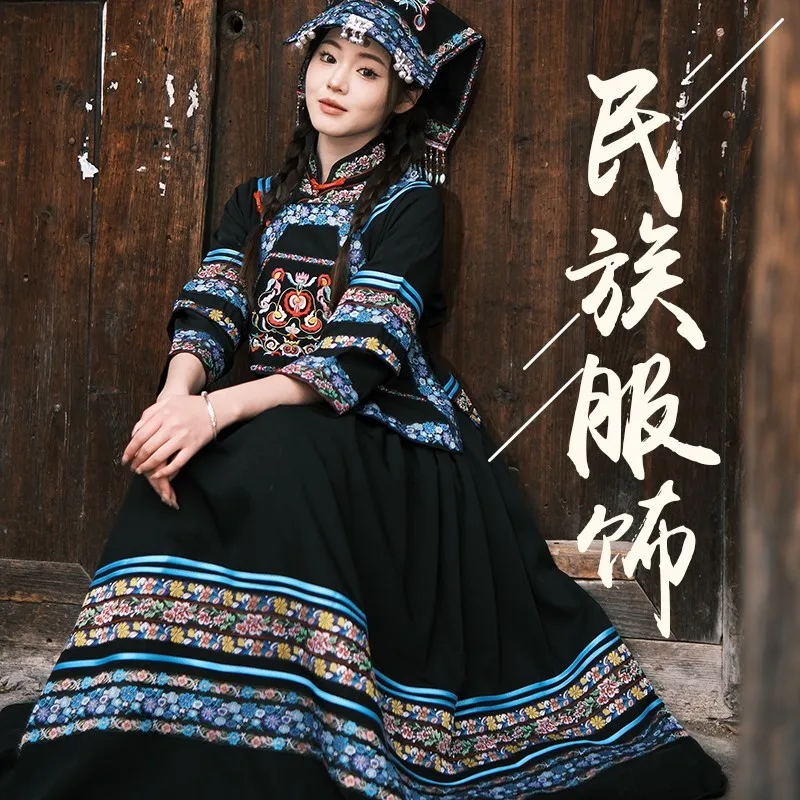 Nieuwe exotische Buyi volwassen 3 maart kleding dans borduurwerk reisfotografie lange jurk