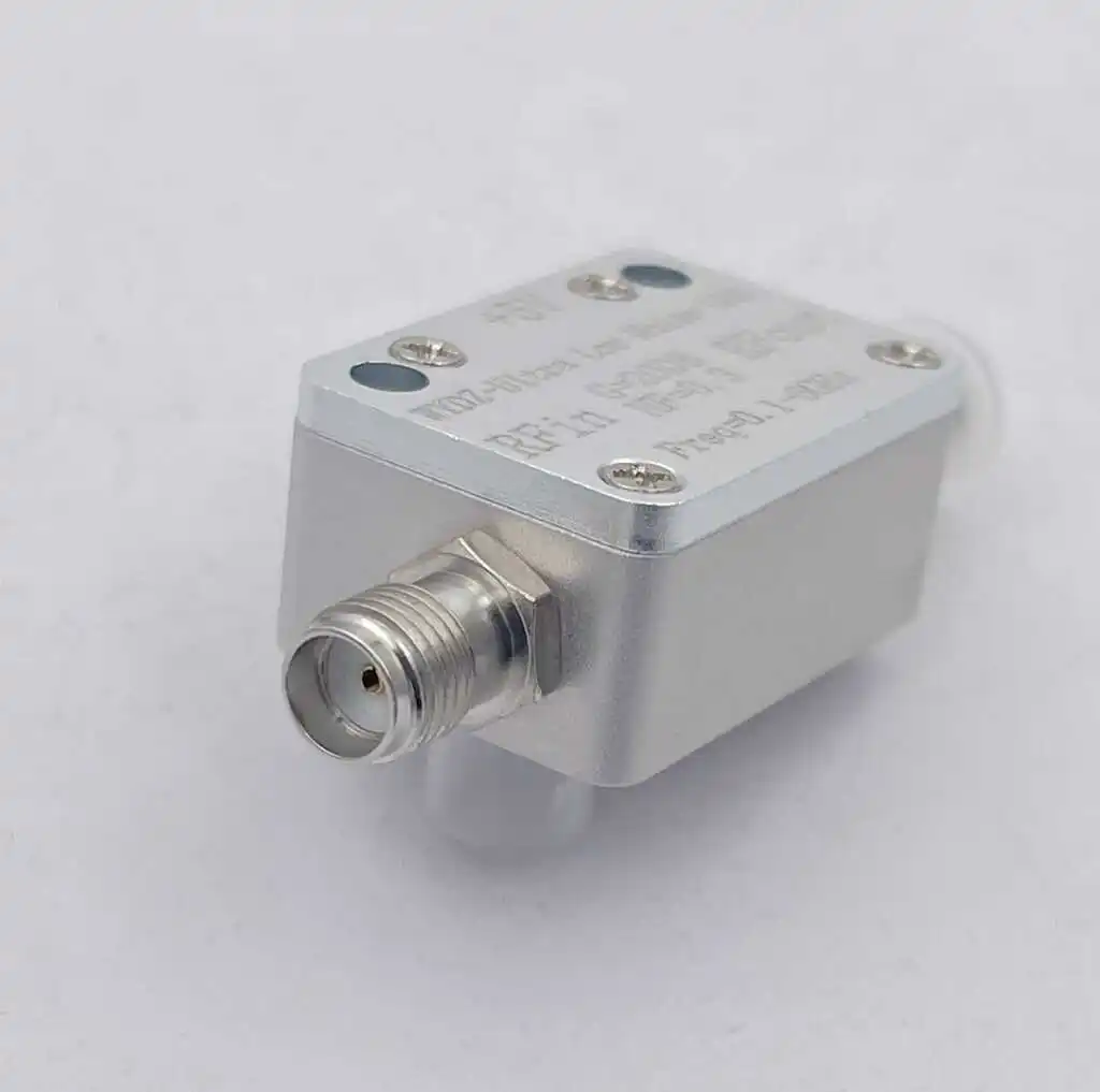 Ultra Low Noise LNA NF = 0.3 0.1-6GHZ Ultra Low Noise Amplifier