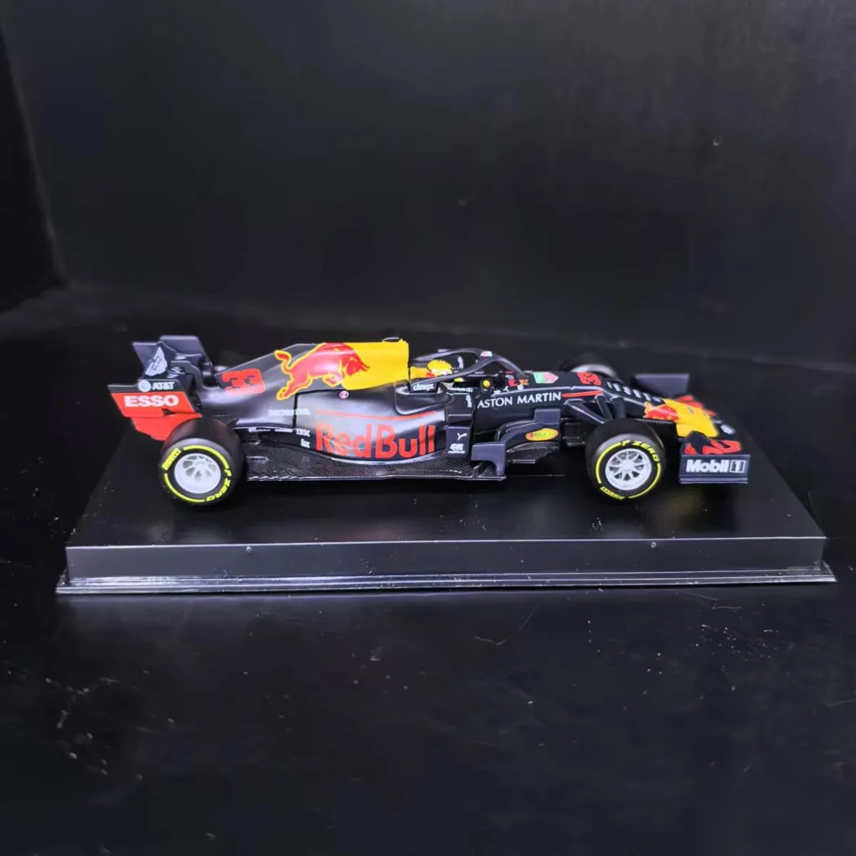 Bburago RedBull RB15 limitado # Modelo de coche 33 Max F1 con escaparate, escala 1:43, figura coleccionable en miniatura de carreras de Fórmula 1, juguete
