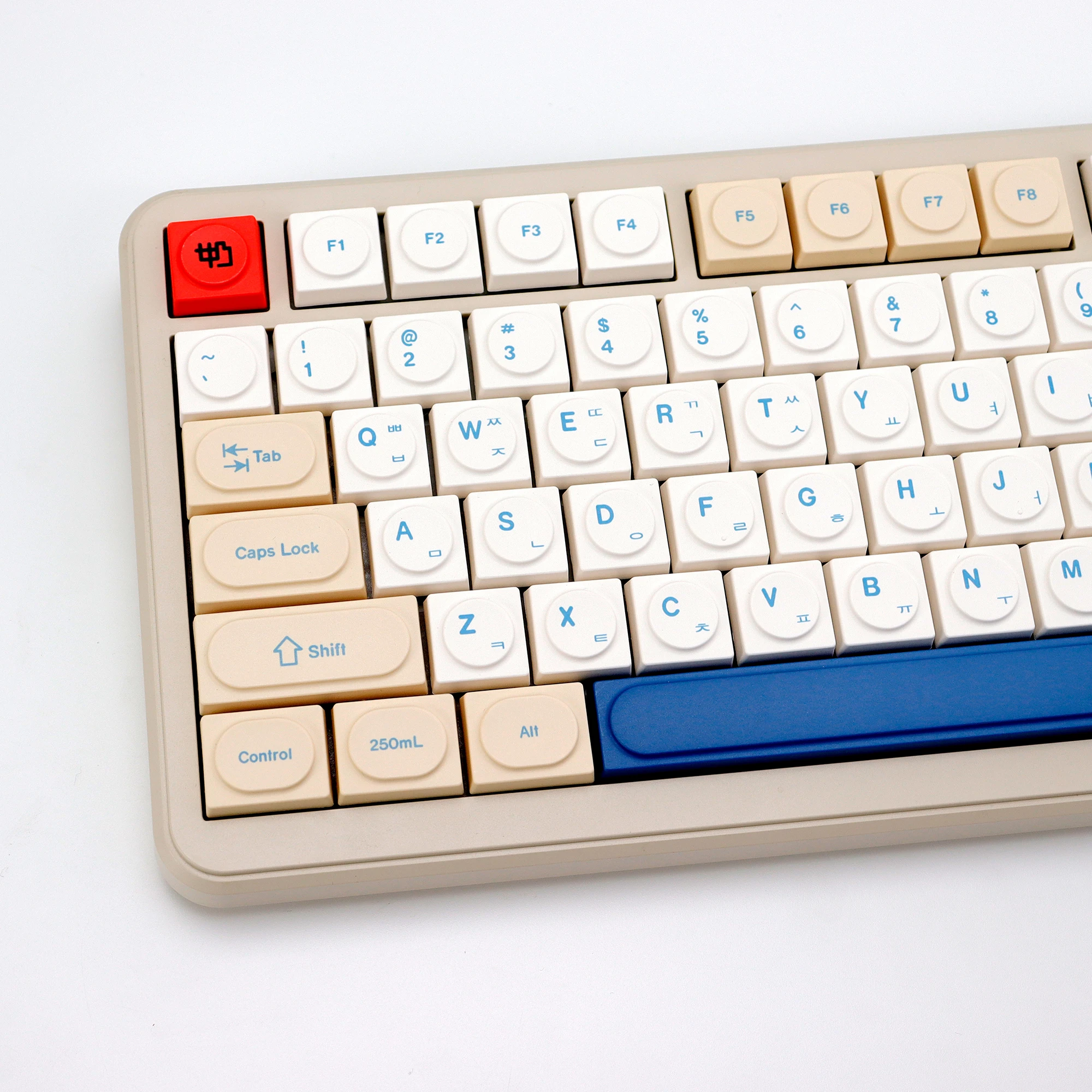 

KBDiy GMK SoyMilk Keycap Transparent Toy Korean Keycaps PBT for Mechanical Keyboard 136 Keys Caps Custom for F87 F108 F99 Pro