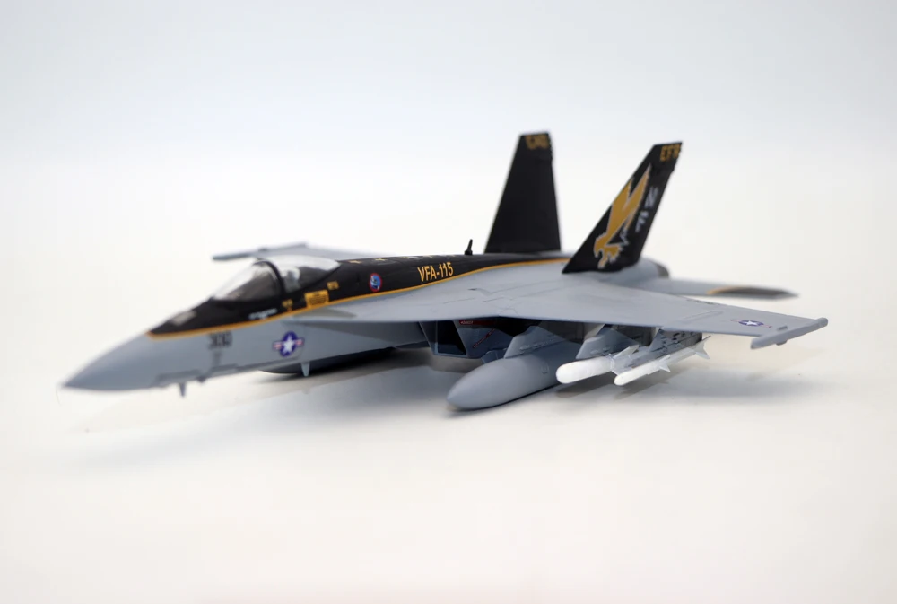 New 1/100 F A-18E SUPER HORNET US NAVY-115 EAGLES 2013 Fighters Metal Alloy simulation model aircraft for collection gift