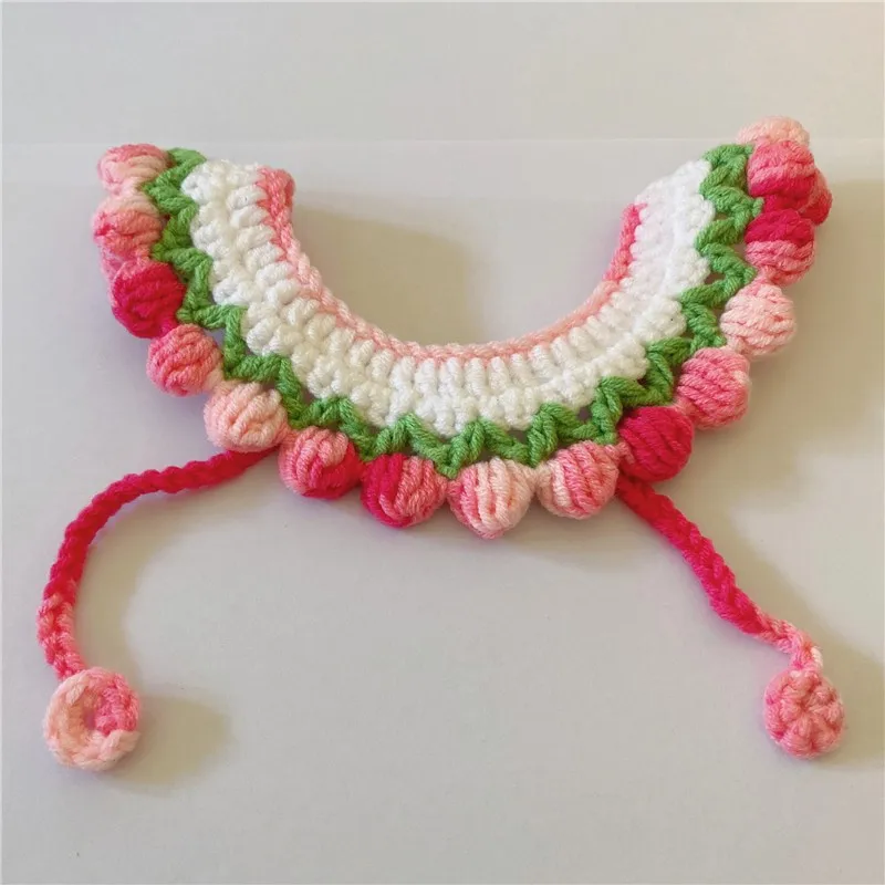 Tulip color-changing wool woven pet collar Cute strawberry dog necklace Cat drool scarf neck band