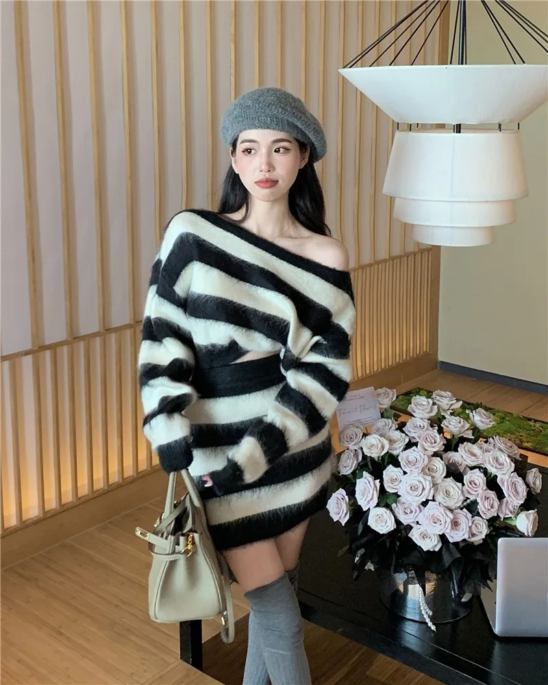 

Korean Fashion Autumn New Women Knitted 2 Piece Skirt Sets Striped Long Sleeve Short Sweater + High Waist A Line Mini Skirt Suit