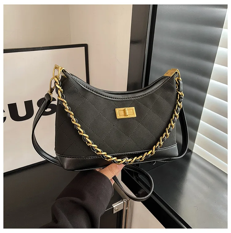 

2025 Autumn/Winter Popular Diamond Shoulder Bag — Niche Splicing, PU, Versatile Lock Chain Underarm/Messenger
